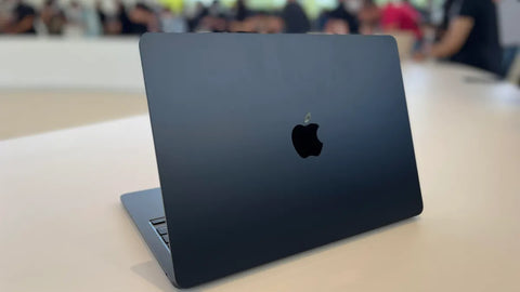 Apple MacBook Air 13.6" w/ Touch ID (2022) - Midnight (Apple M2 Chip / 256GB SSD / 8GB RAM)